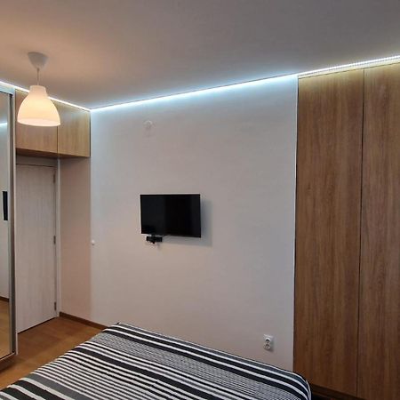 Porodicno-Poslovni Udoban Stan Belgrado Exterior foto