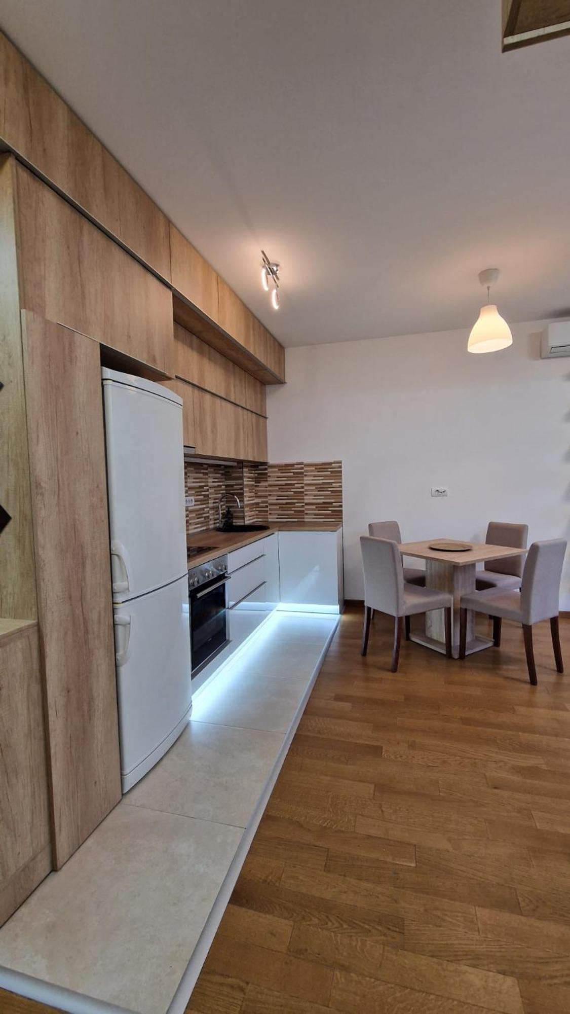 Porodicno-Poslovni Udoban Stan Belgrado Exterior foto