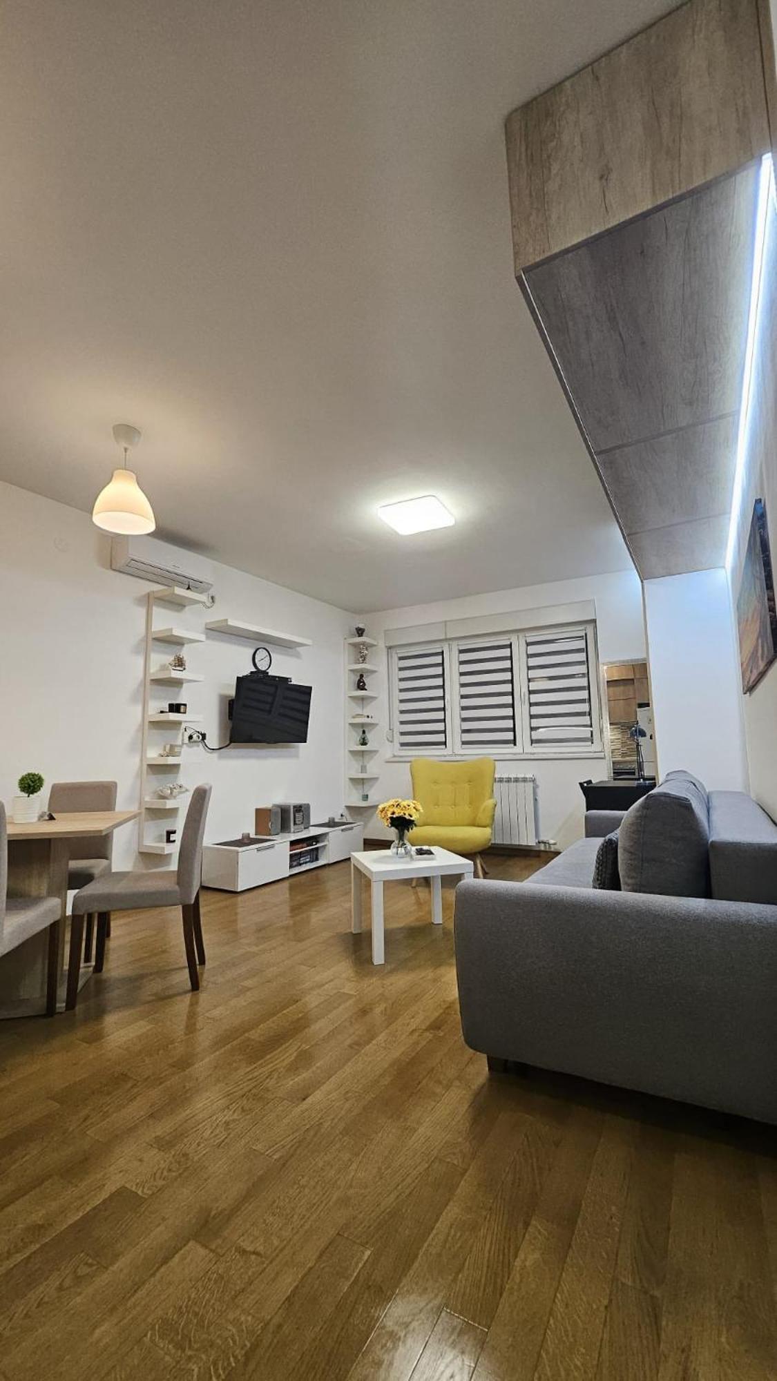 Porodicno-Poslovni Udoban Stan Belgrado Exterior foto